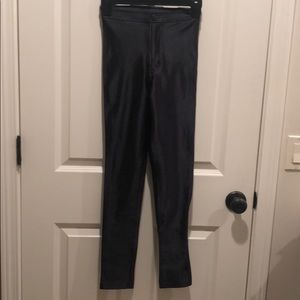 Shiny black jeggings